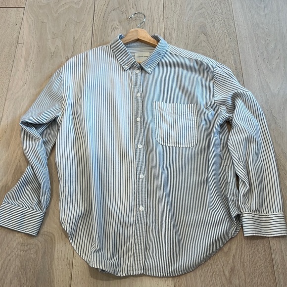 American Eagle Relaxed Button Down Blouse in Size Medium | New Without Tags - Picture 1 of 9